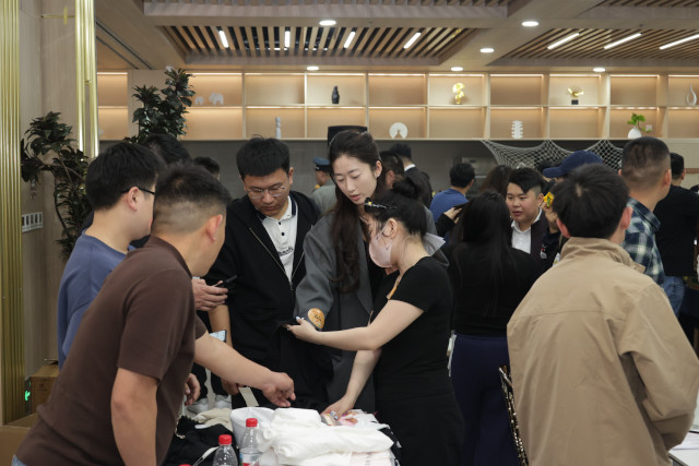 河北“擴流增量促發展”系列活動之唐山選品會在遷安圓滿舉行，日用百貨銷售掀起新熱潮